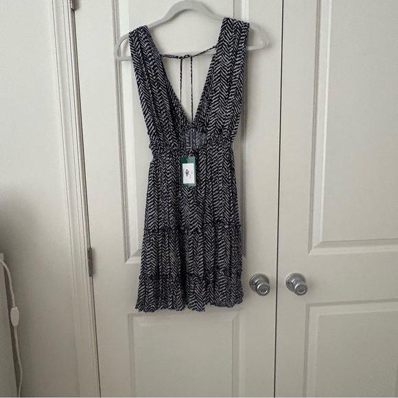 Patterned Dress - Picture 4 of 4